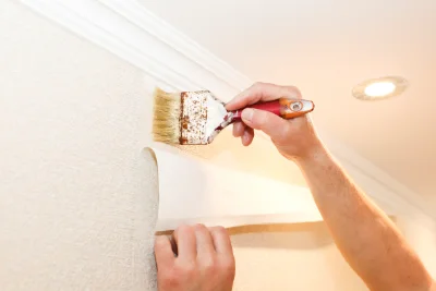 Pose de papier peint à Bust — revêtements muraux et toiles de verre